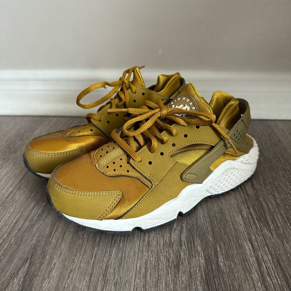 Nike Metallic Gold Athletic Shoes